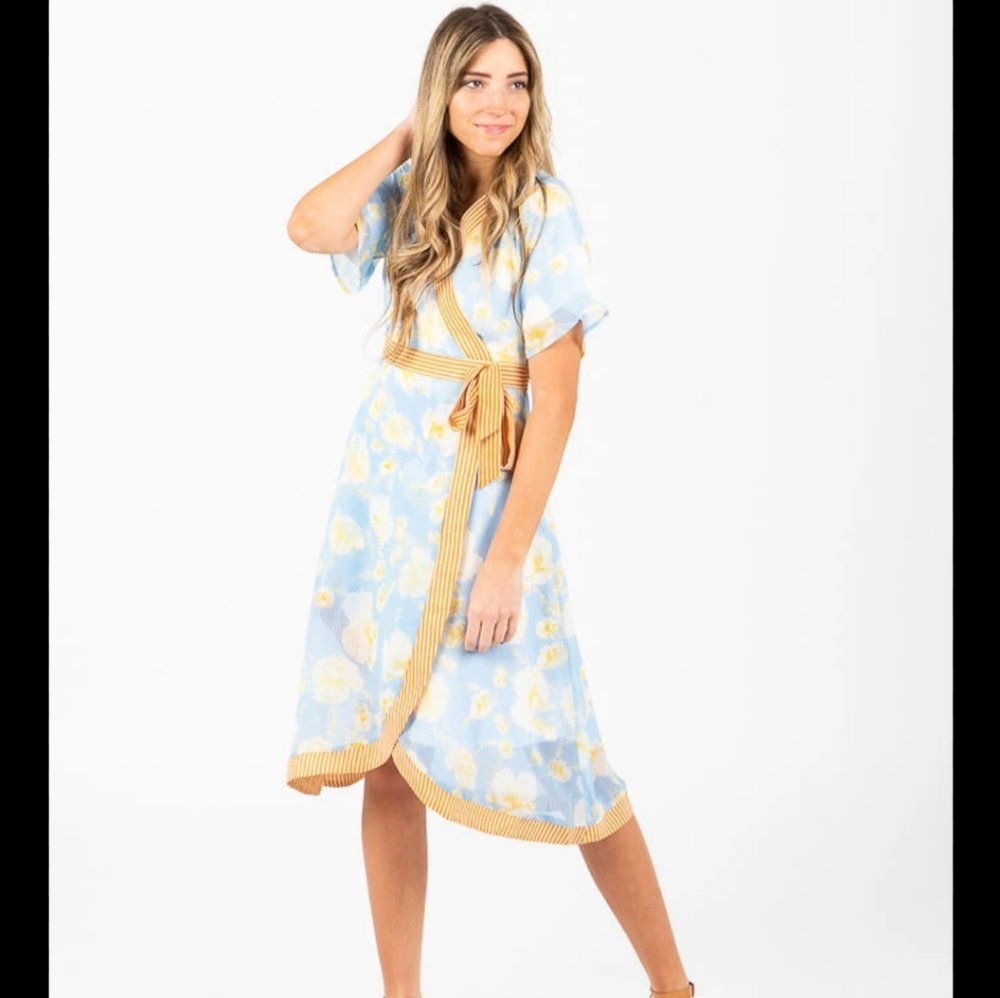 - BNWT Piper & Scoot Jill floral wrap dress